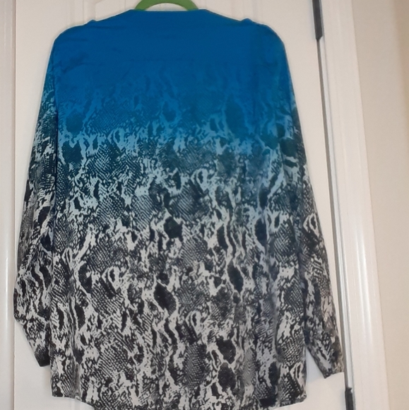 Blouse - Picture 2 of 4